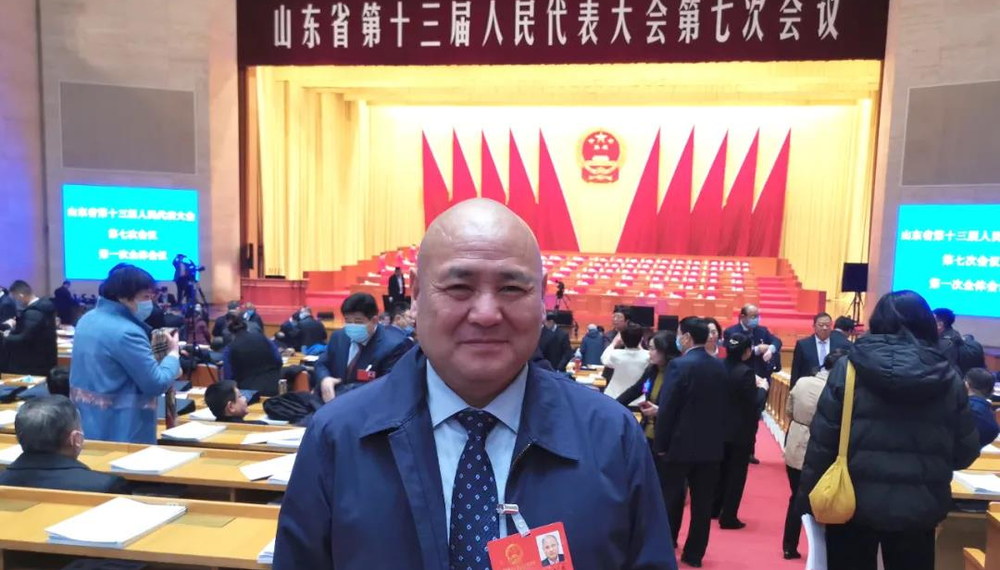 荣庆物流董事长兼总裁张玉庆出席山东省第十三届人民代表大会第七次会议